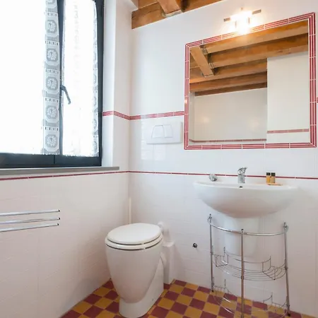 723 - Monolocale A In Centro Con Vista Mare Inclusa *
